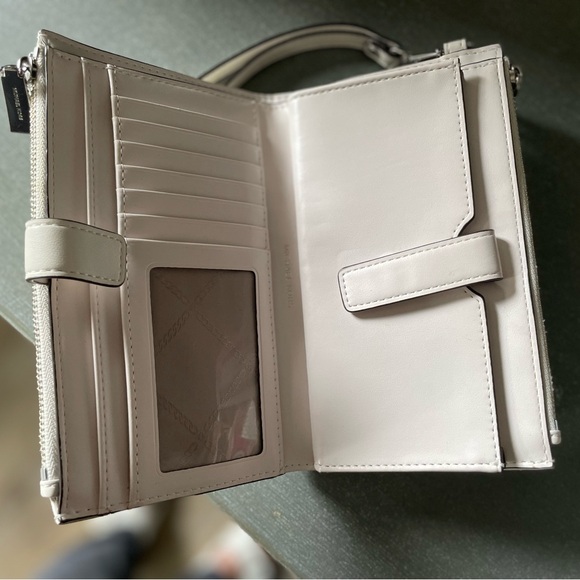 Michael Kors wallet - Picture 3 of 4